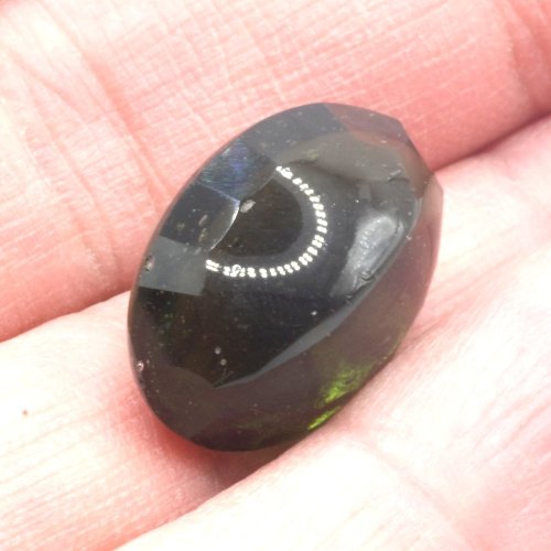 Moldavite cut - fantasy cut - 16.93 ct