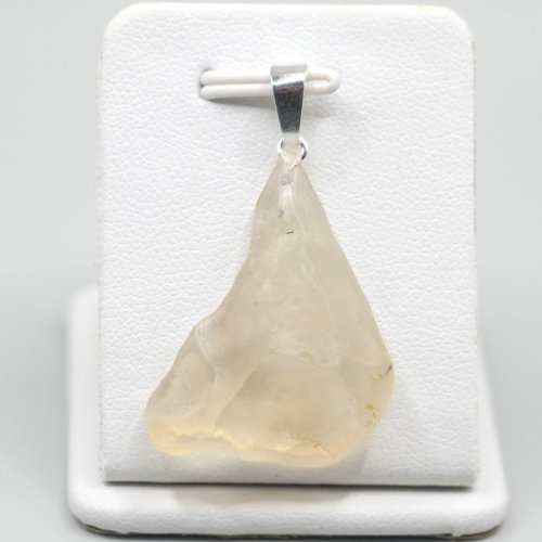 Talisman z pouště a hvězd – přívěšek z libyjského skla (4,30 g)