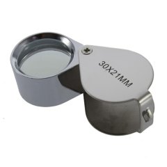 Magnifier with 30x magnification folding