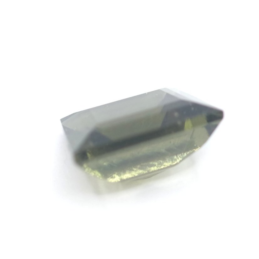 Vltavín broušený - fantazijní - 2,98 ct