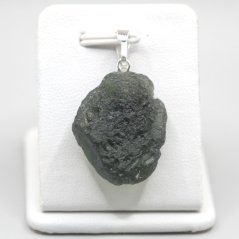 Stříbrný přívěšek s vltavínem 5,94 g - šperk s duší vesmíru
