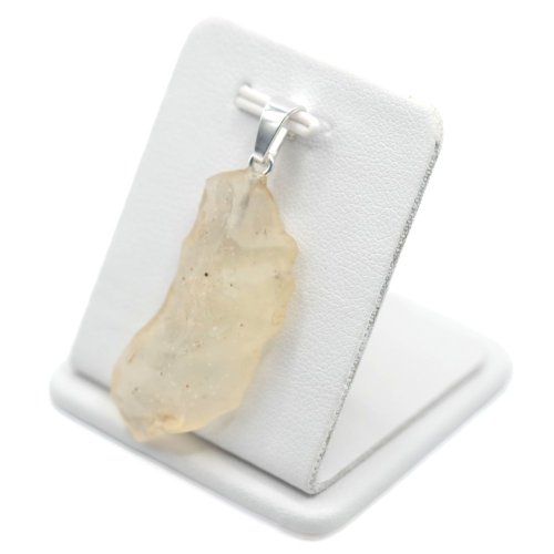 Libyan Desert Glass Pendant – 3.92 g of Cosmic History Within Reach