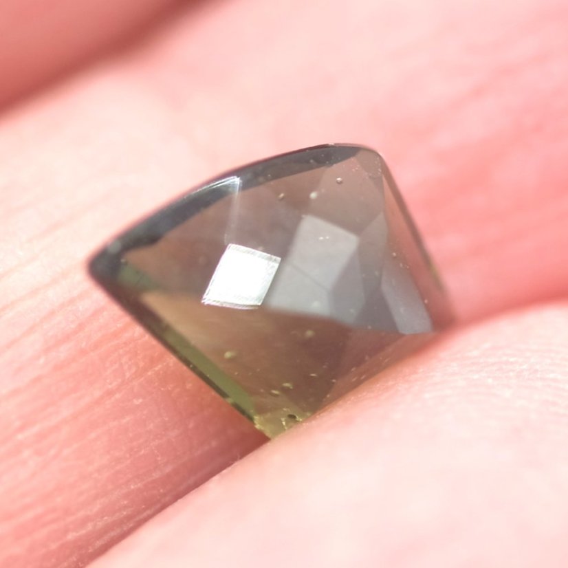 Vltavín broušený - fantazijní - 1,82 ct