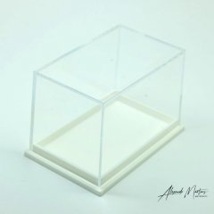 Plastic box with white bottom 42 x 64 x 41 mm