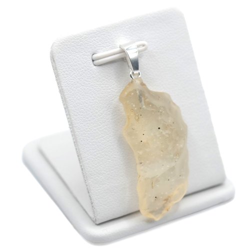 Libyan Desert Glass Pendant – 3.92 g of Cosmic History Within Reach