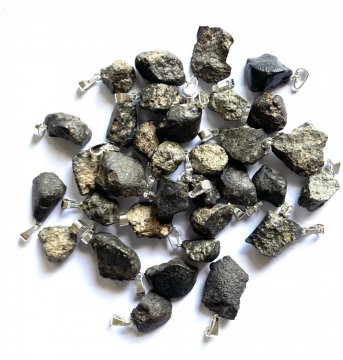 Pendants - NWA 869 - stone meteorite - Chain to the pendant - Steel 40 cm