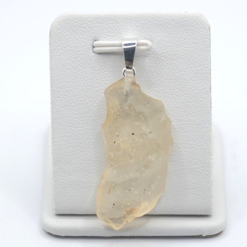 Libyan Desert Glass Pendant – 3.92 g of Cosmic History Within Reach