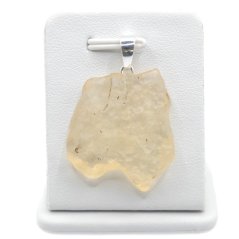 Libyan Desert Glass Pendant – 3.95 g of Cosmic History Within Reach