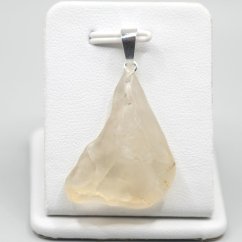 Talisman z pouště a hvězd – přívěšek z libyjského skla (4,30 g)