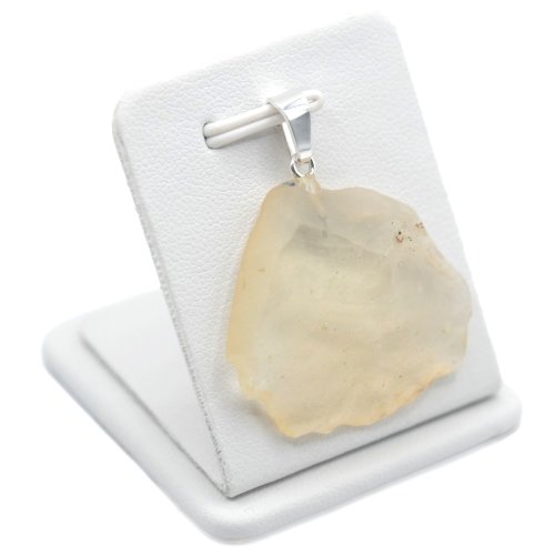 Libyan Desert Glass Pendant – 5.25 g of Cosmic History Within Reach