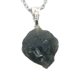 Stříbrný přívěšek s vltavínem 4,28 g - šperk s duší vesmíru