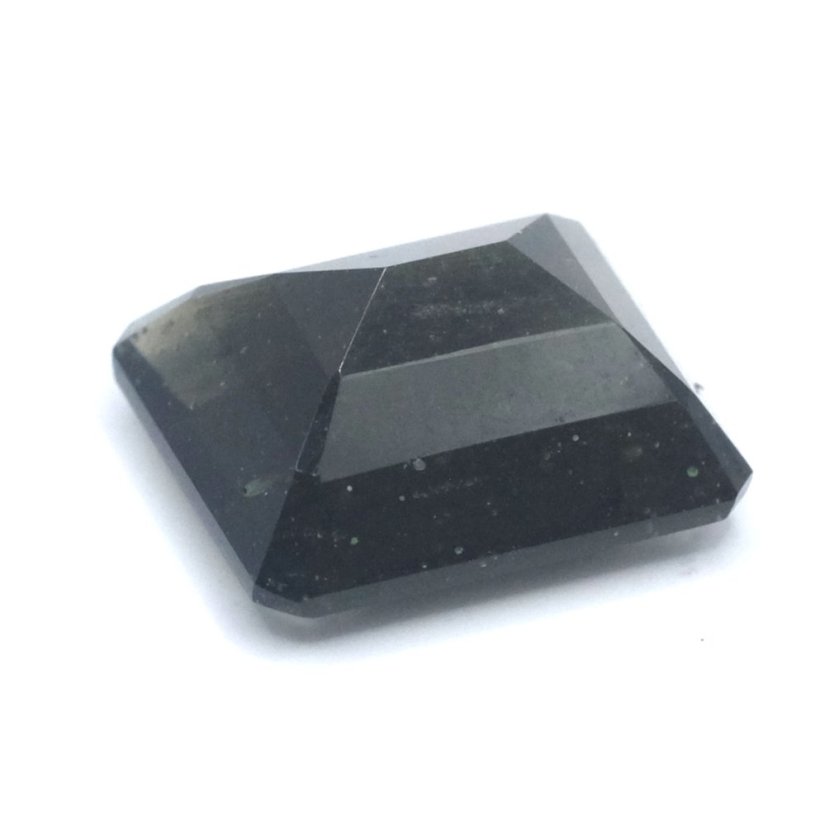 Vltavín broušený - oktagon - 4,865 ct