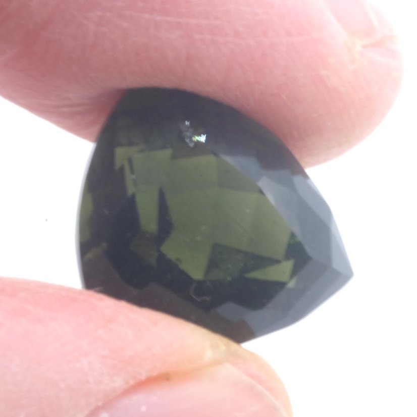 Moldavite cut - fantasy cut - 12.36 ct