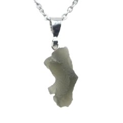 Stříbrný přívěšek s vltavínem 1,45 g - šperk s duší vesmíru