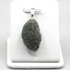 Stříbrný přívěšek s vltavínem 3,38 g - šperk s duší vesmíru