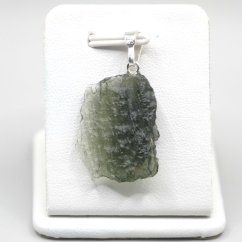 Stříbrný přívěšek s vltavínem 2,38 g - šperk s duší vesmíru