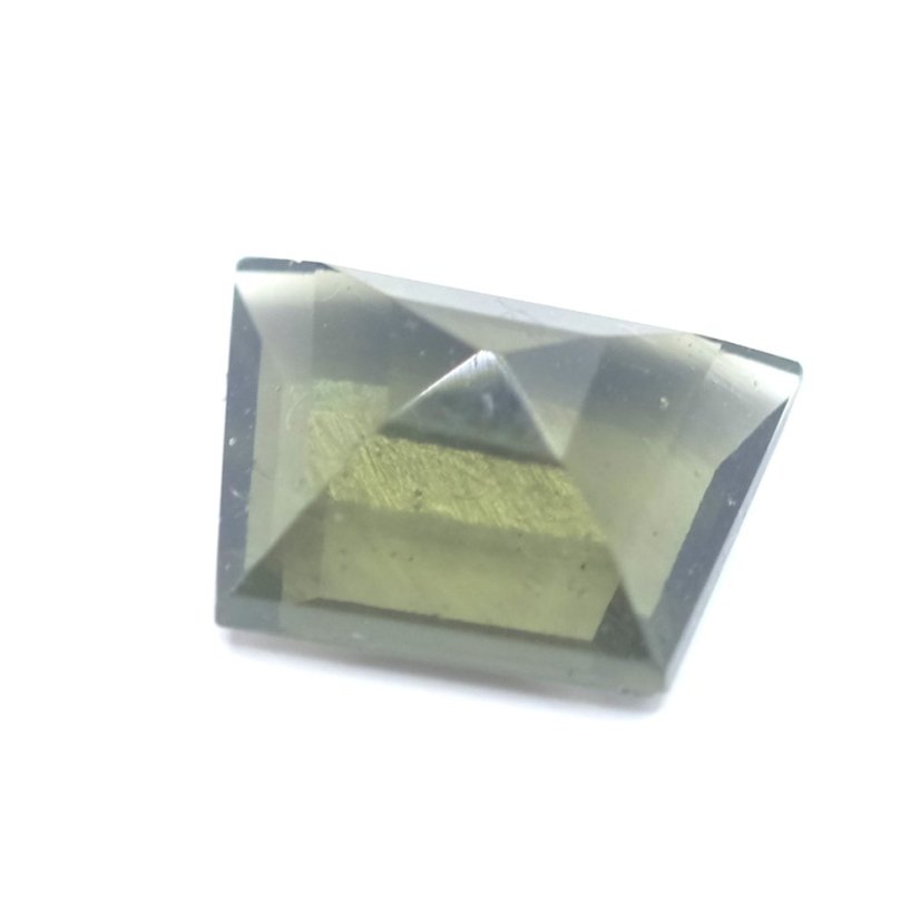 Vltavín broušený - fantazijní - 2,98 ct