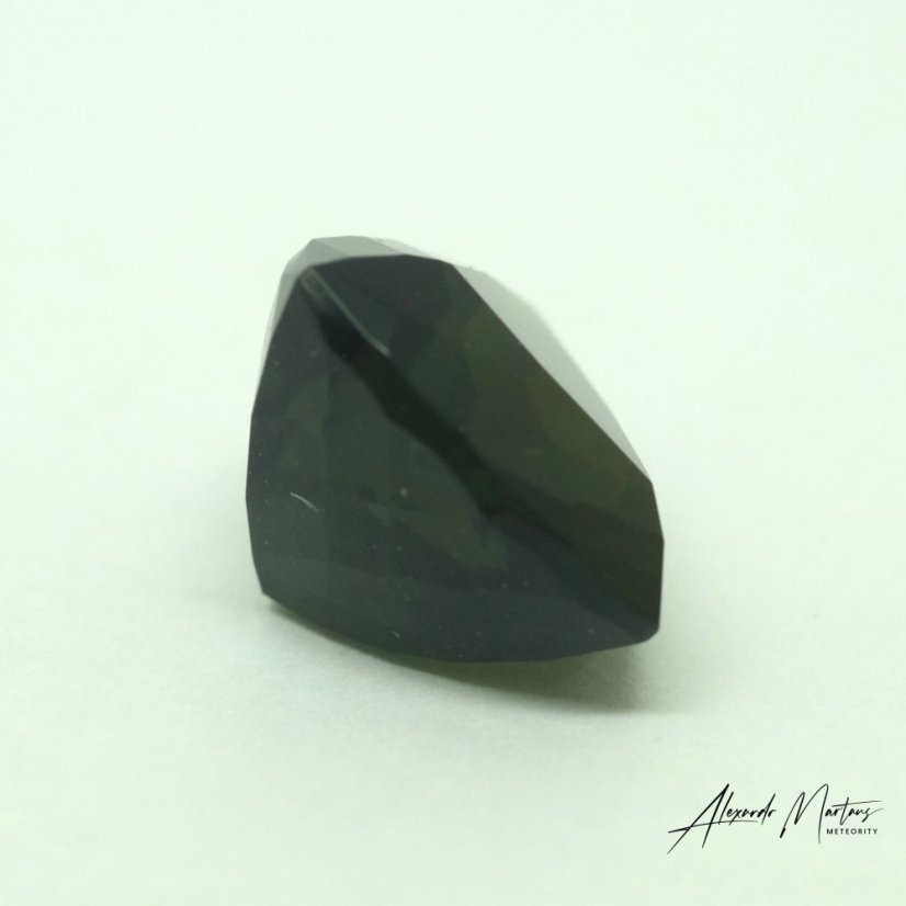Moldavite cut - fantasy cut - 12.36 ct